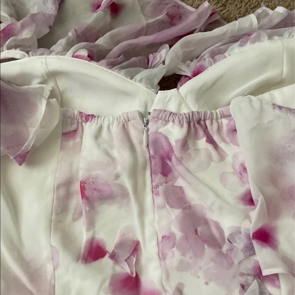 Fancy, fun dress - Picture 6 of 7